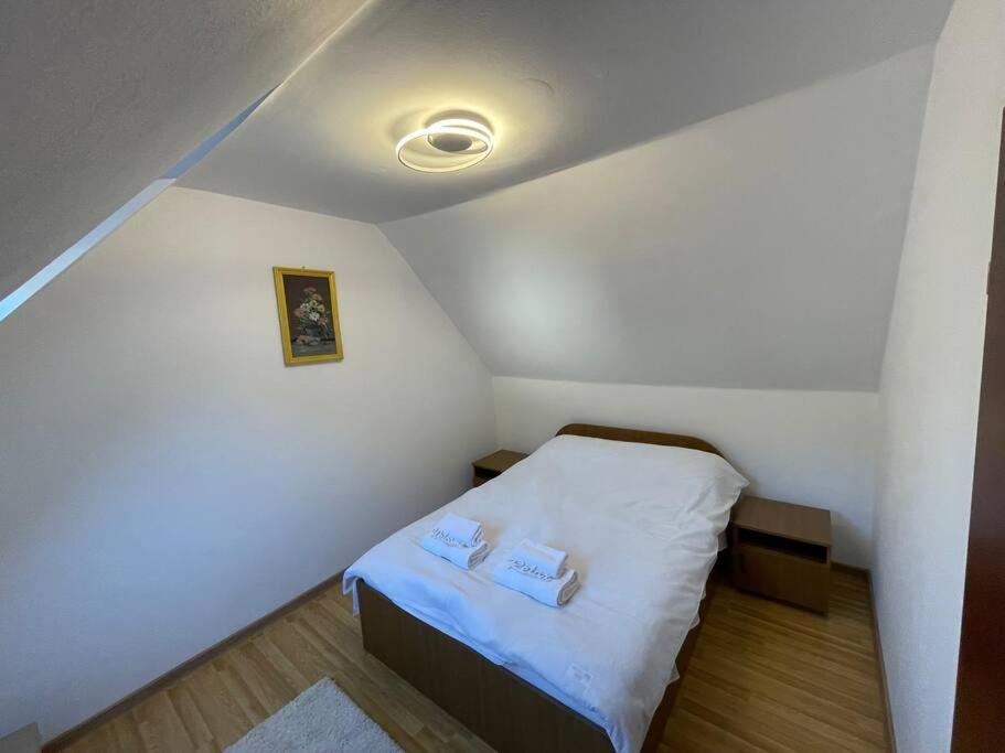 Easy Living Apartments - Old Town Brasov Bagian luar foto