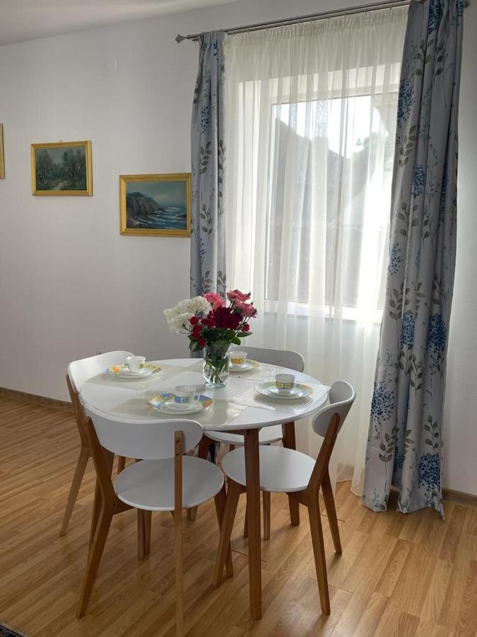 Easy Living Apartments - Old Town Brasov Bagian luar foto