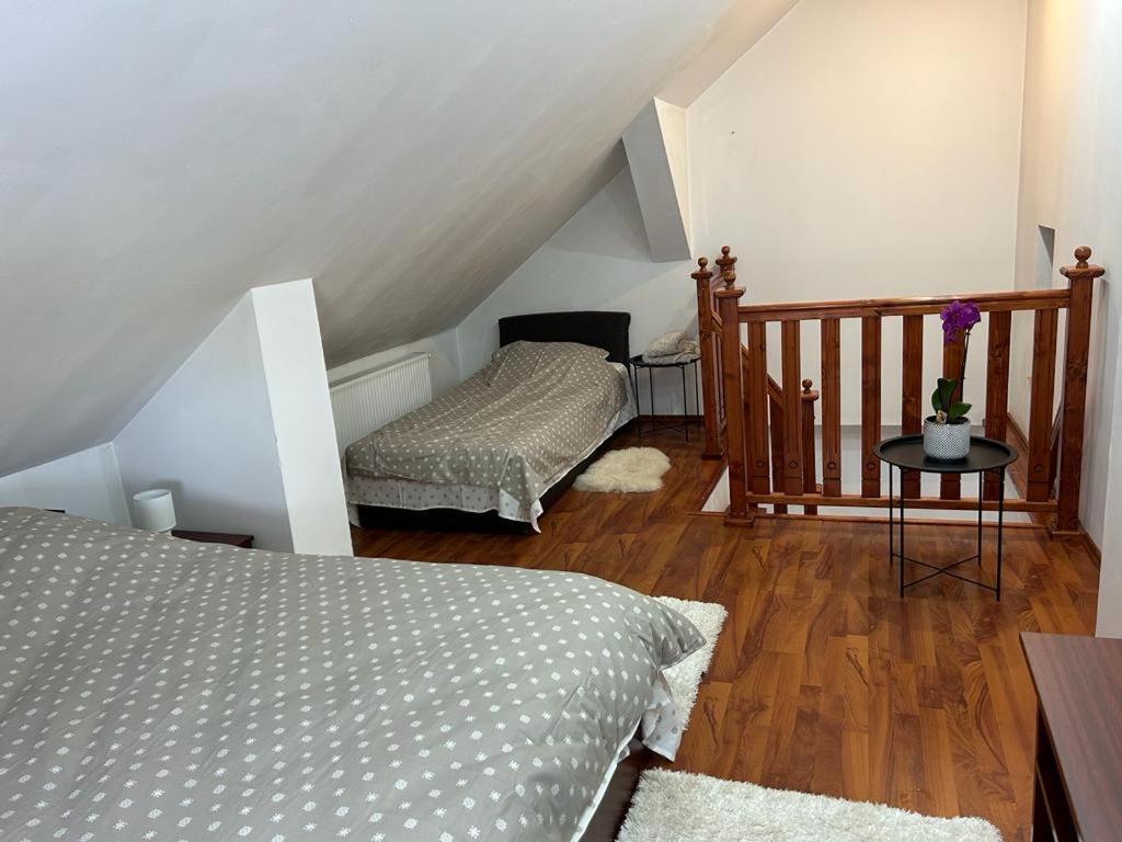 Easy Living Apartments - Old Town Brasov Bagian luar foto