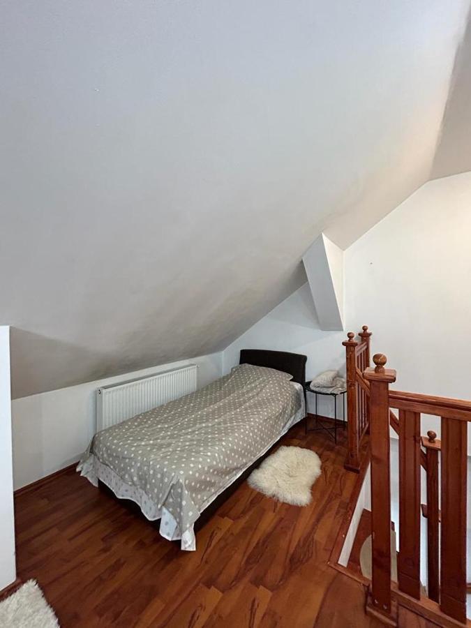 Easy Living Apartments - Old Town Brasov Bagian luar foto