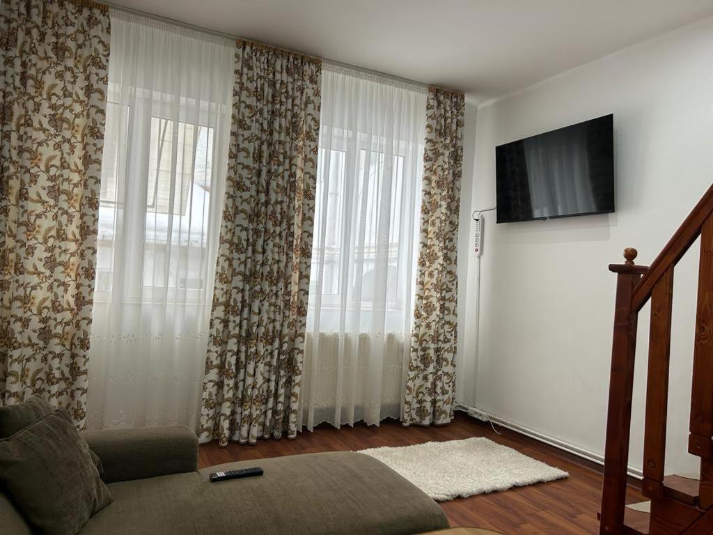 Easy Living Apartments - Old Town Brasov Bagian luar foto